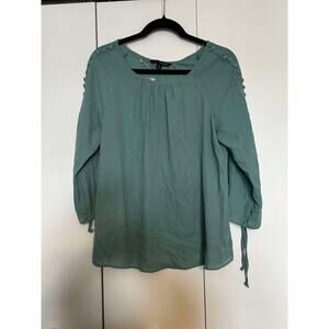 NWT Zac & Rachel 3/4 length sleeve shirt with button and tie accents size Medium